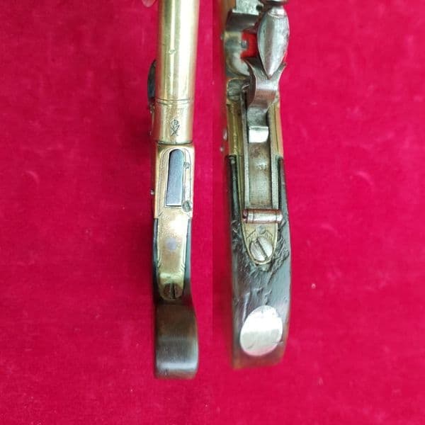 A scarce English Flintlock box-lock muff pistol engraved Twigg with Brass frame. C. 1800. Ref 2211.